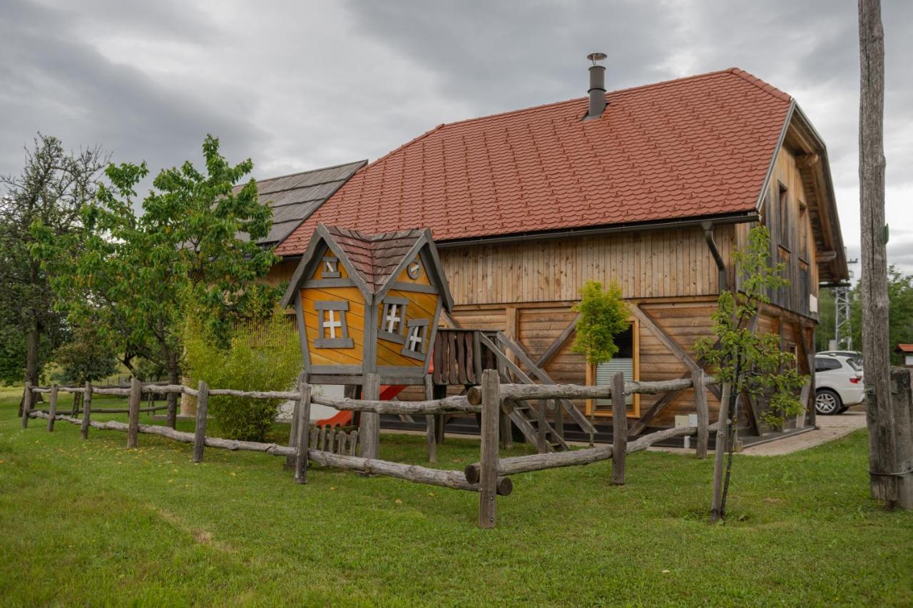 Holiday Home Virida, App Leopold III Ivancna Gorica Ngoại thất bức ảnh
