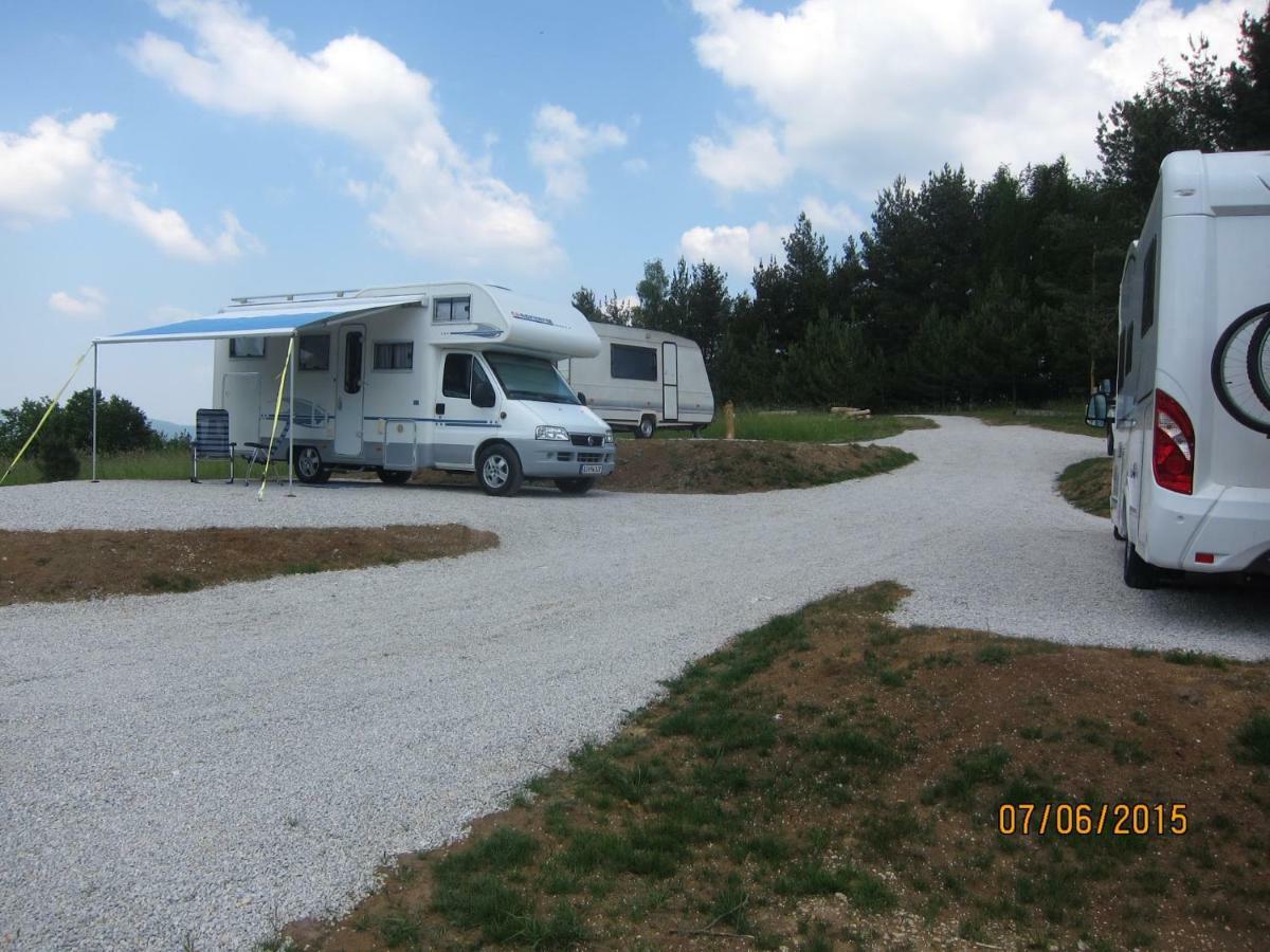 Holiday Home Virida, App Leopold III Ivancna Gorica Ngoại thất bức ảnh